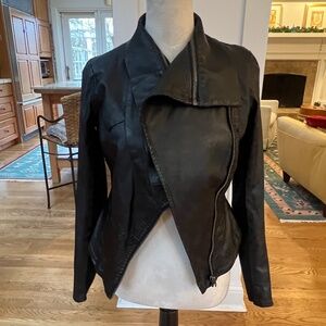 Women’s black leather fitted jacket